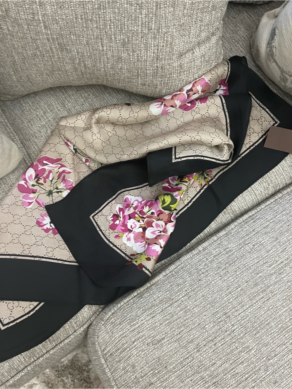 Gucci Beige Monogram Silk Scarf with Pink Floral and Black Border - Picture 3 of 4